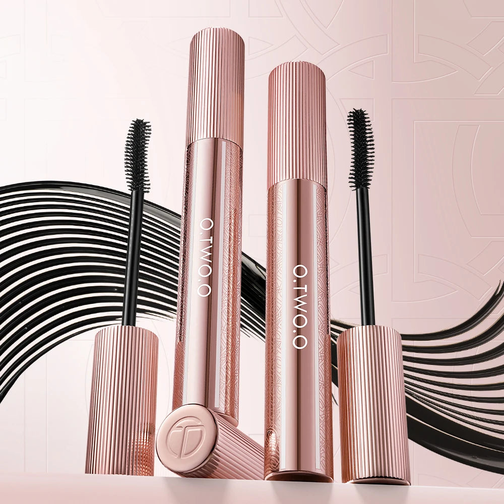 O.TWO.O 4D Mascara — Waterproof Volume & Length, Non-Smudging